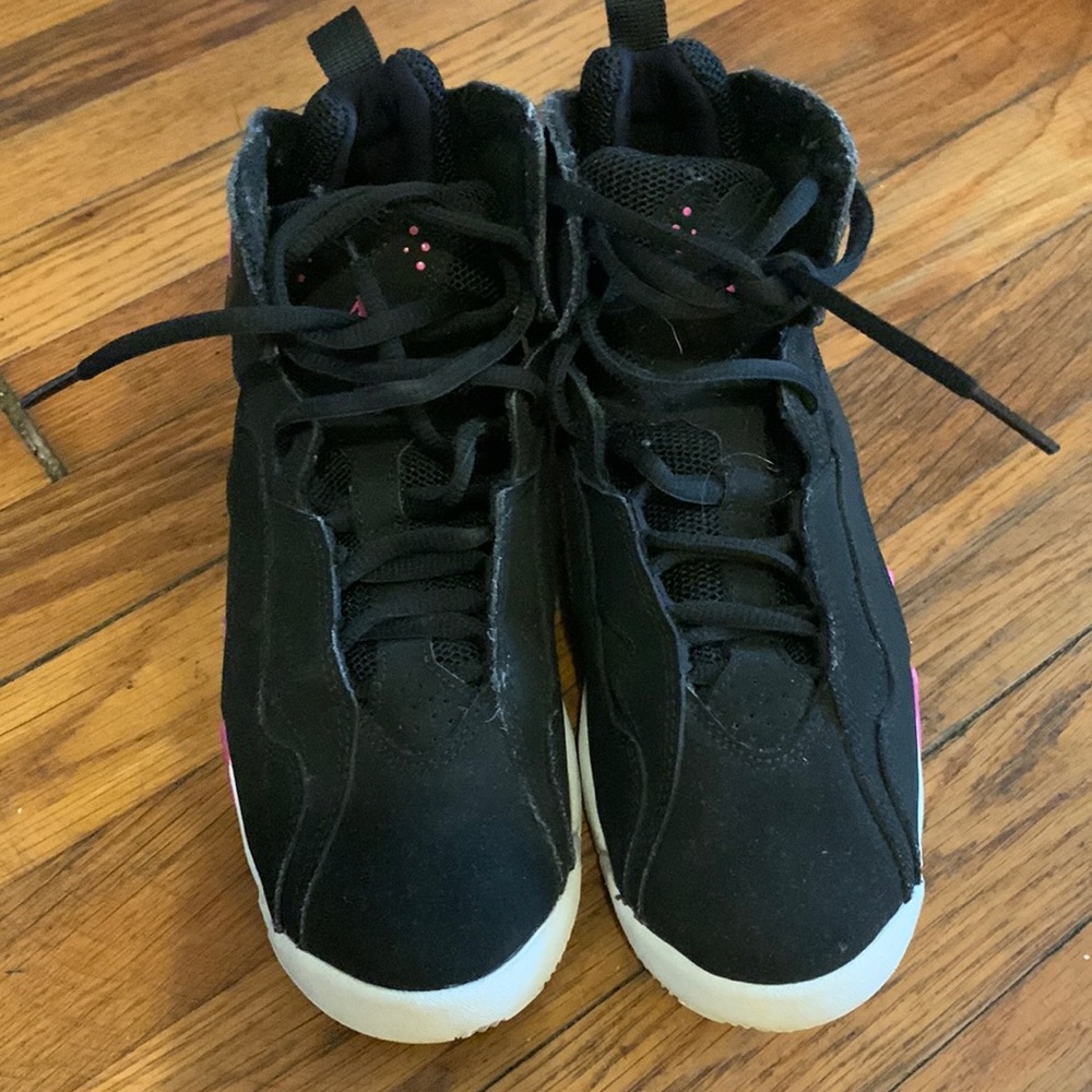 Jordan True Flight
Black Fuchsia Blast White
